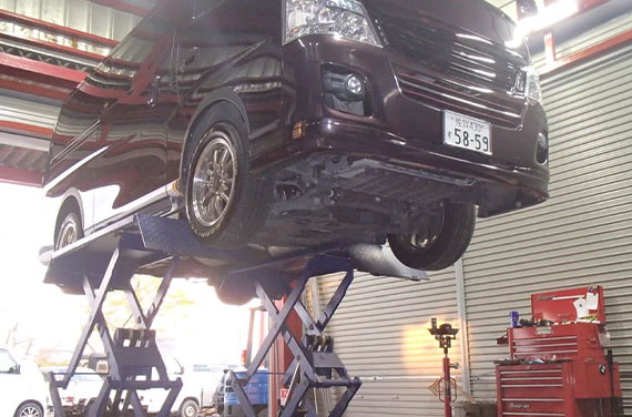 車検・メンテナンス・板金塗装・タイヤ交換